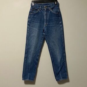 Vintage Lee size 7 Classic Blue High Rise 100% Cotton Jeans